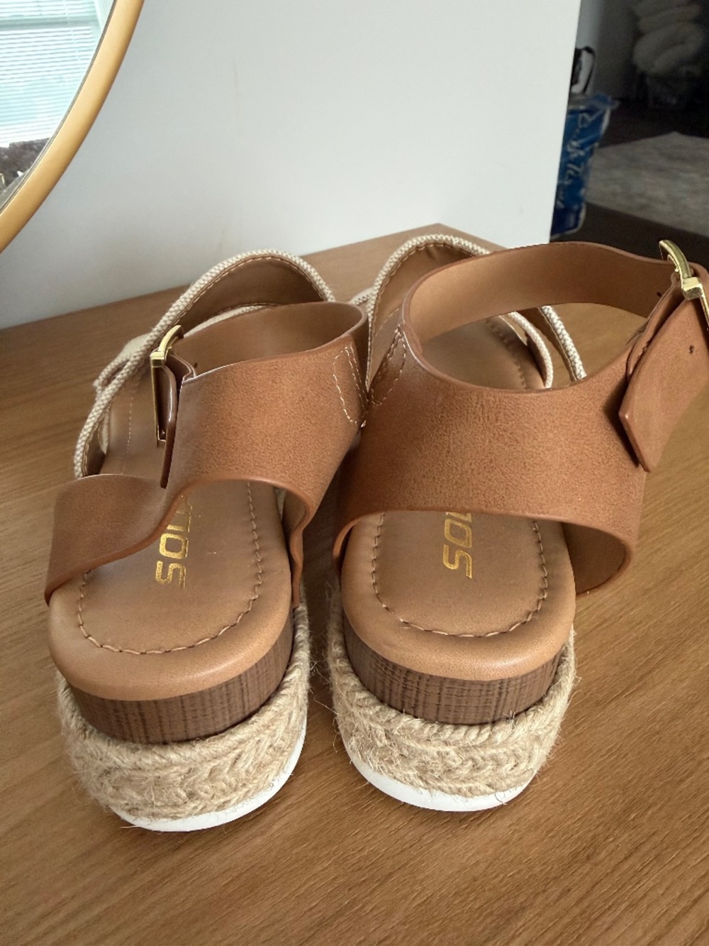 Low wedge sandal